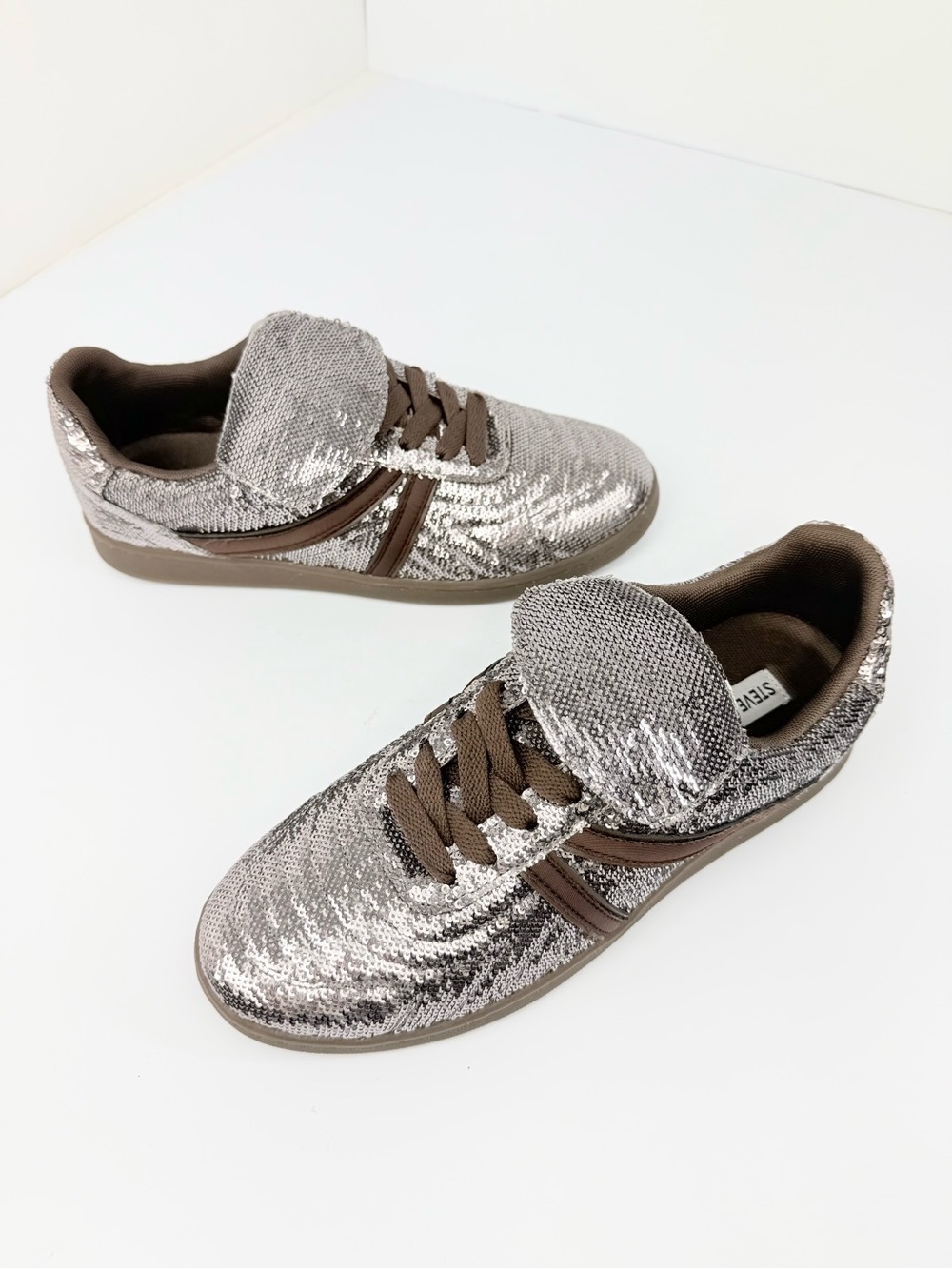 Steve Madden MADRID Silver Sequin Sparkle Brown Stripe Tongue Flap Sneaks NWOB - Picture 5 of 16